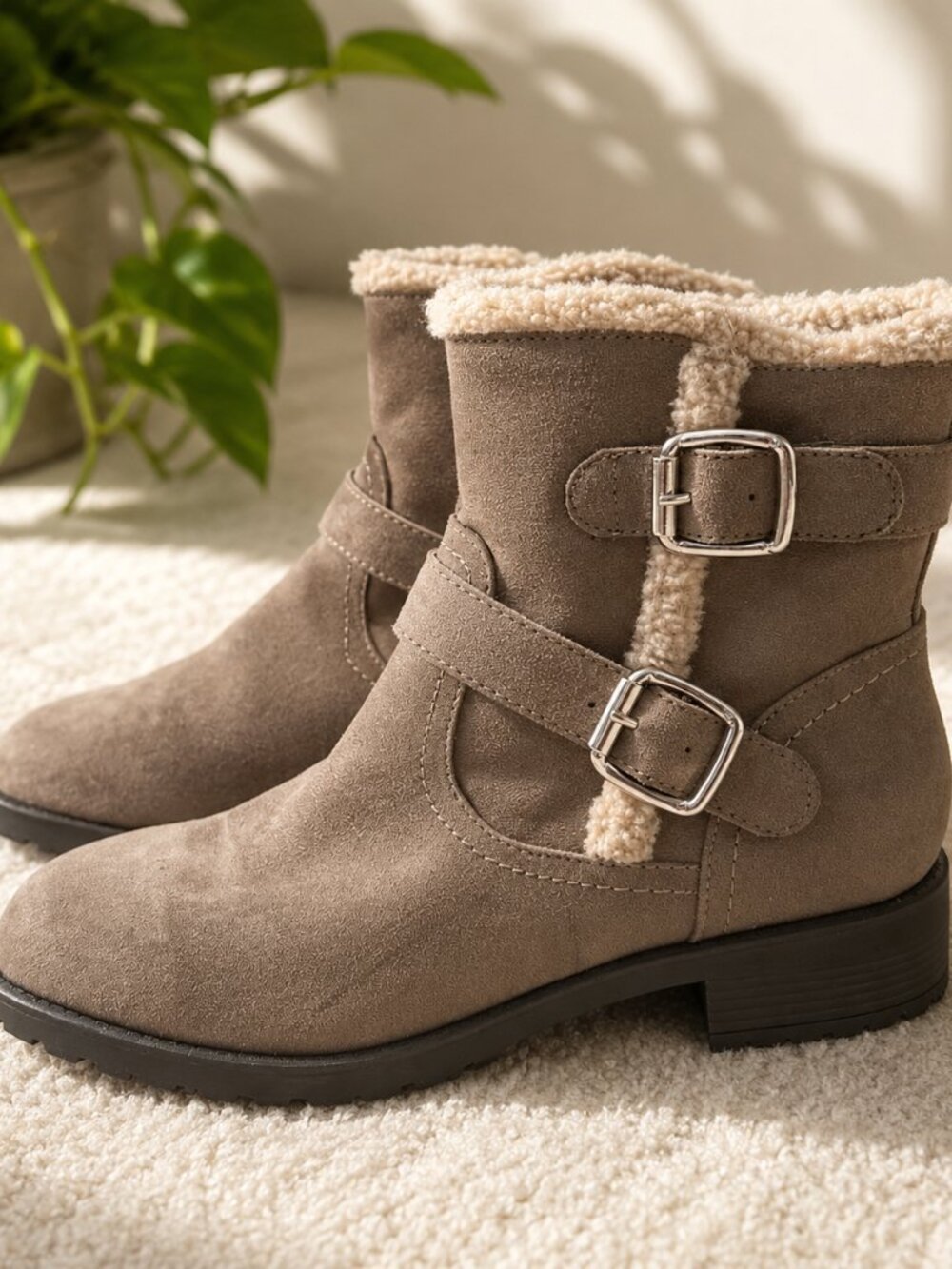 Unisa Women's Grey Faux Fur Lined Boots